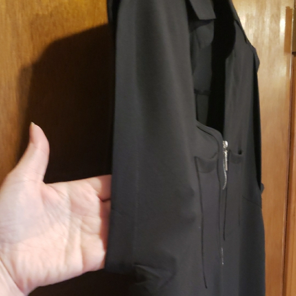 Women's Black Sleeveless Zip-Front Blouse - Picture 9 of 11